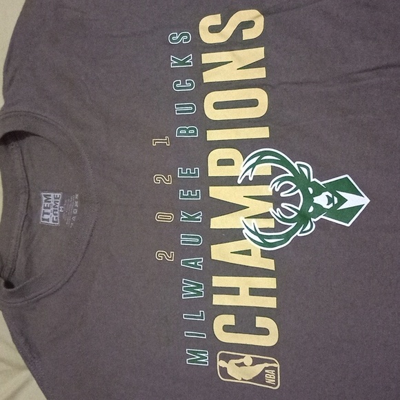 Item of the Game 2021 NBA Champions Milwaukee Bucks T Shirt (Size M) - Picture 2 of 4